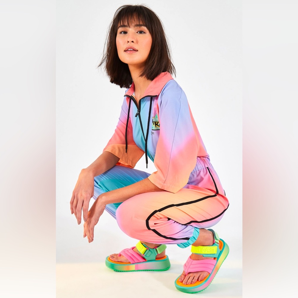 NEW SUPER RARE $299 FARM RIO HIP BIG LOGO JUMPSUIT OUTFIT M US 4-6